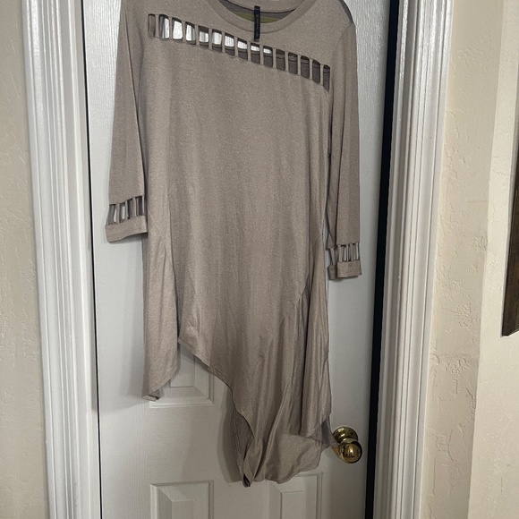 IC Collection by Connie K Beige/Tan Top SZ XL - Picture 2 of 10
